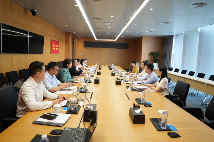7月2日，市统计局党组书记、局长郭驰带队赴深圳能源集团调研.jpg